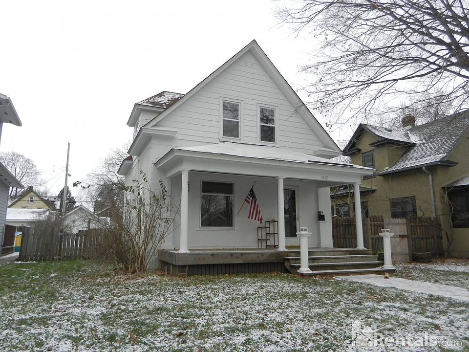 1st image of 3212 32nd Ave S