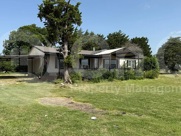 5629 County Road 1120 — Photo 2