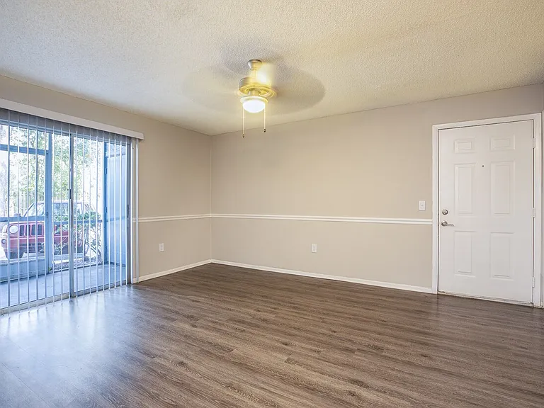 Reserve at Lakeland Apartment Homes — Photo 10