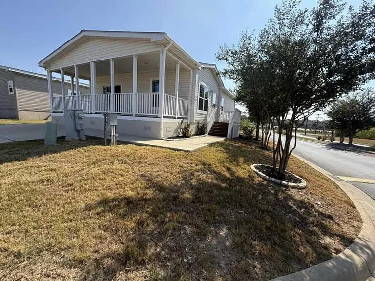 133 Antelope Hills Dr #4 — Photo 1