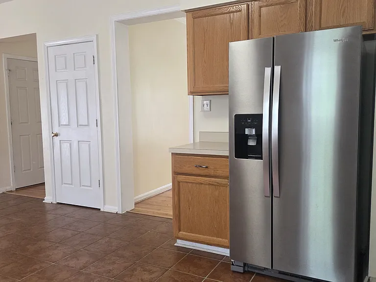172 Kingston Dr — Photo 18