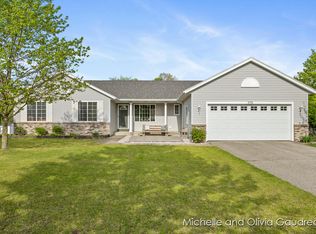 1175 Quail Run Dr, Middleville, MI 49333
