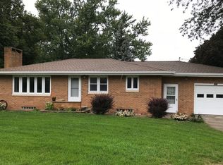 1002 W Front St, Roanoke, IL