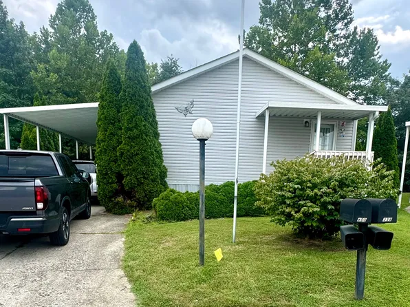 400 White Pine Blvd #29, New Albany, IN 47150