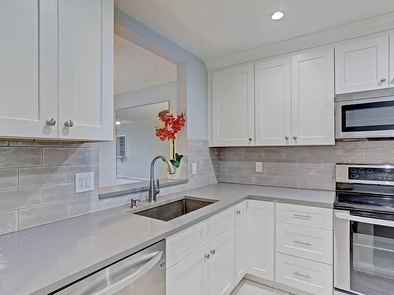 3011 SW 21st Ter #382A — Photo 1