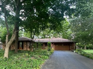 415 Woodland West Dr, Greenfield, IN