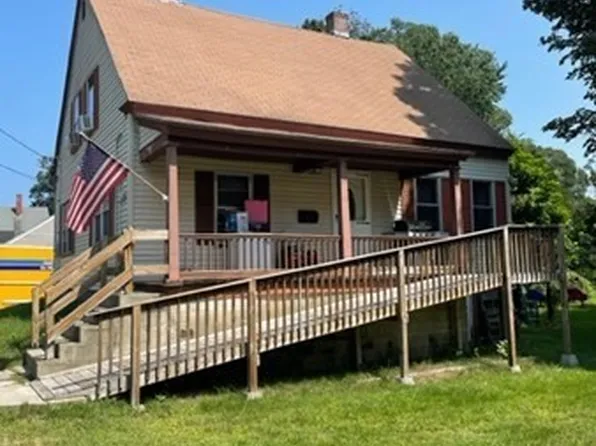 10 W Elm St, Townsend, MA 01474
