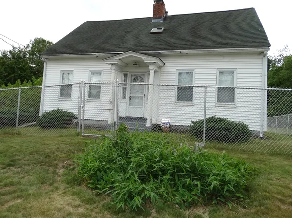 170 Hampstead St, Methuen, MA 01844