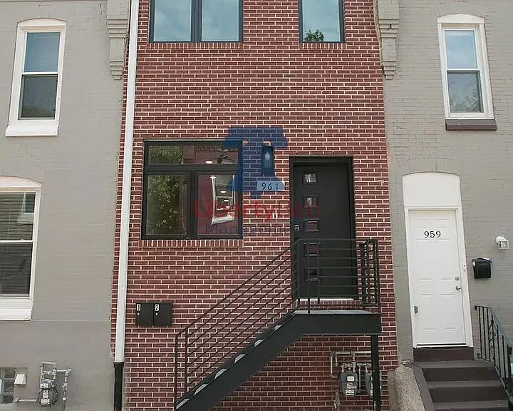 961 45th St — Photo 26