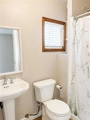 2118 Iowa Ave — Photo 16