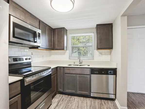 Sand Cove Apartments Homes, 3813 Gulf Blvd APT 210, Saint Petersburg, FL 33706