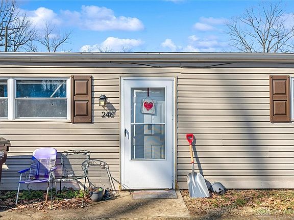 4th image of 244 Forest St #246