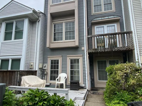 6055 Giant Oak Ct, Centreville, VA 20121