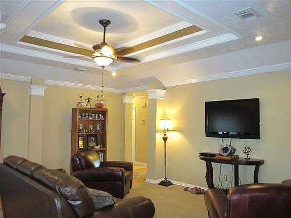 5th image of 9245 Meadowbend Dr