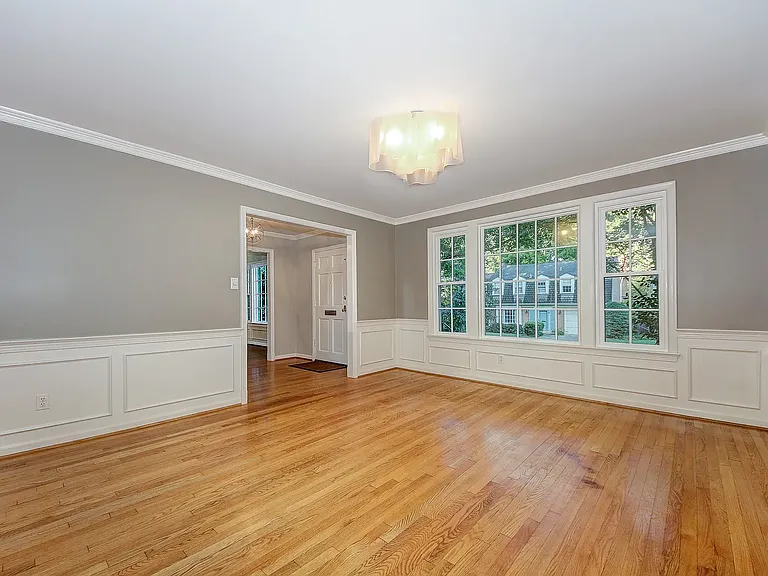 4509 Tournay Rd — Photo 8