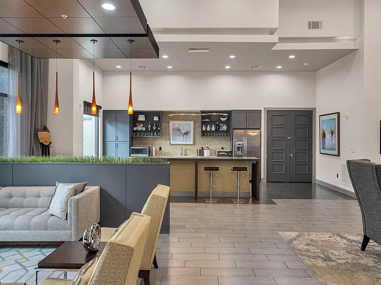 The District Apartments — Photo 34