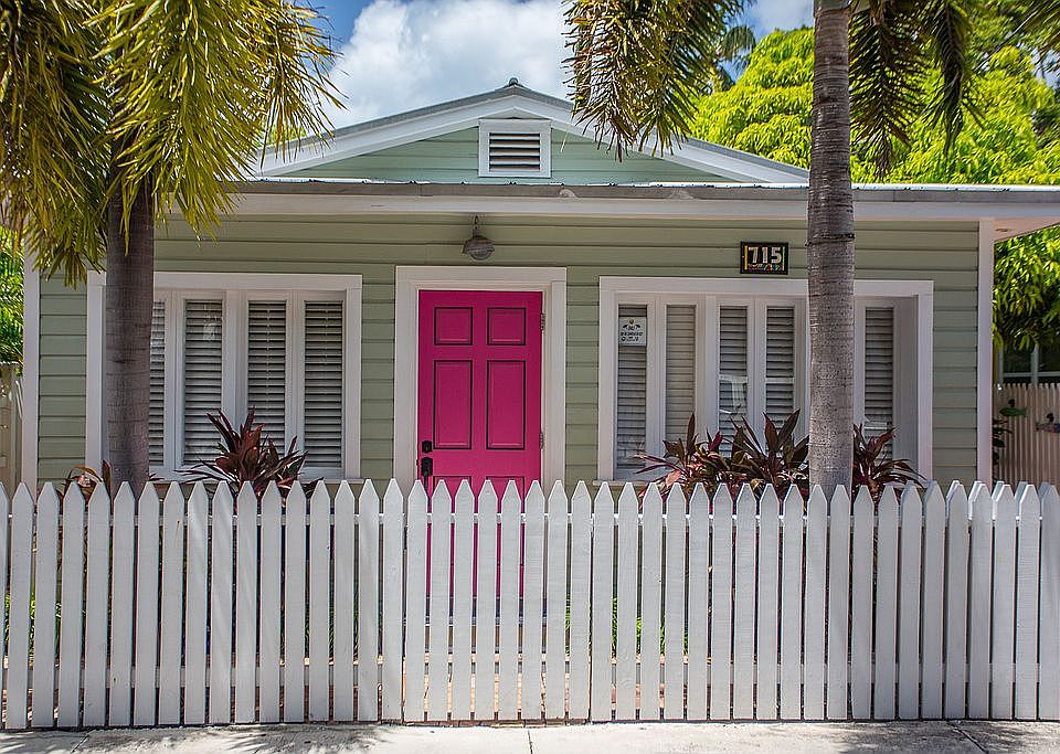 1st image of 715 Olivia St