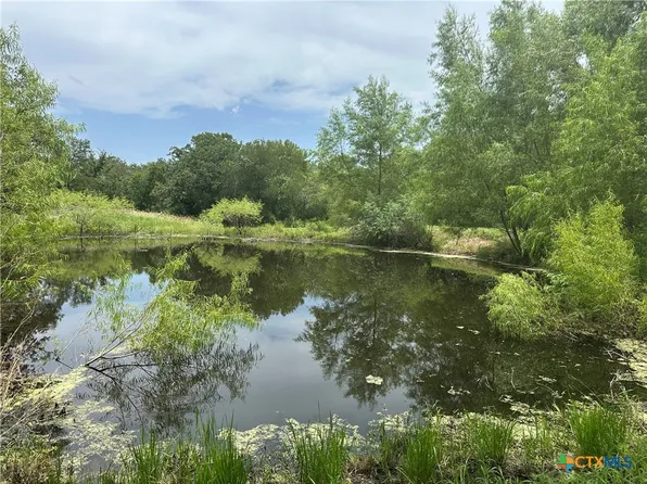 465 Catfish Ln, Lockhart, TX 78644