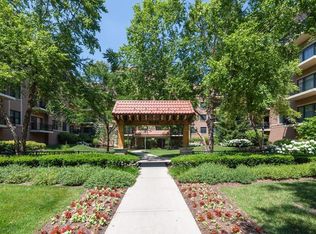 5100 W 96th St APT 532, Oak Lawn, IL 60453