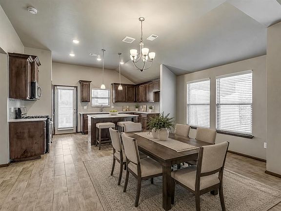 5th image of 611 Red Cedar Way