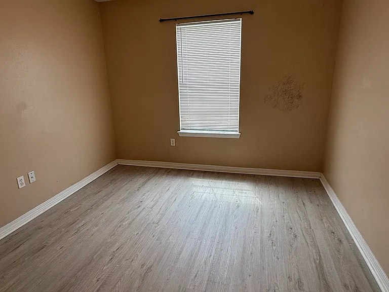 10628 Red Bud Ct — Photo 6