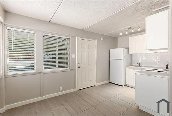 769 E Pierce St #7 — Photo 6