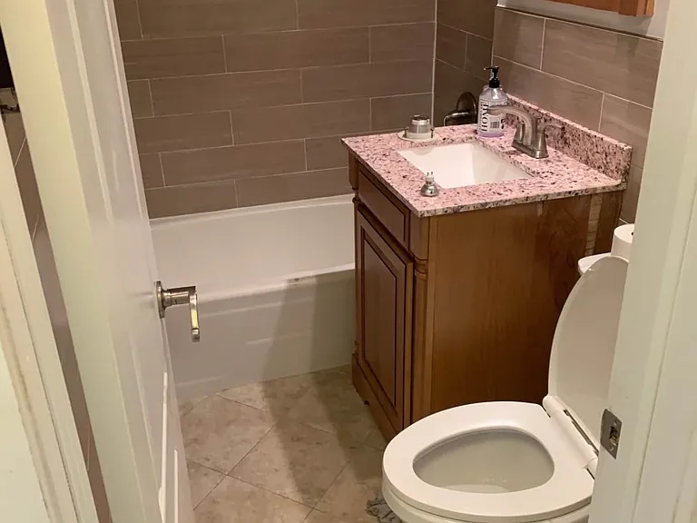720 E 31st St #2F — Photo 8