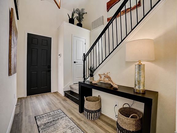 5th image of 2118 Gabby Cole Ln