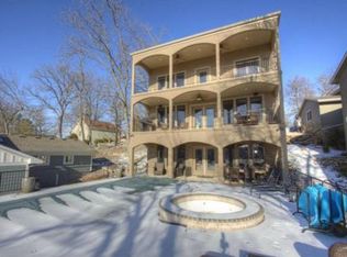 17 V St, Lake Lotawana, MO 64086
