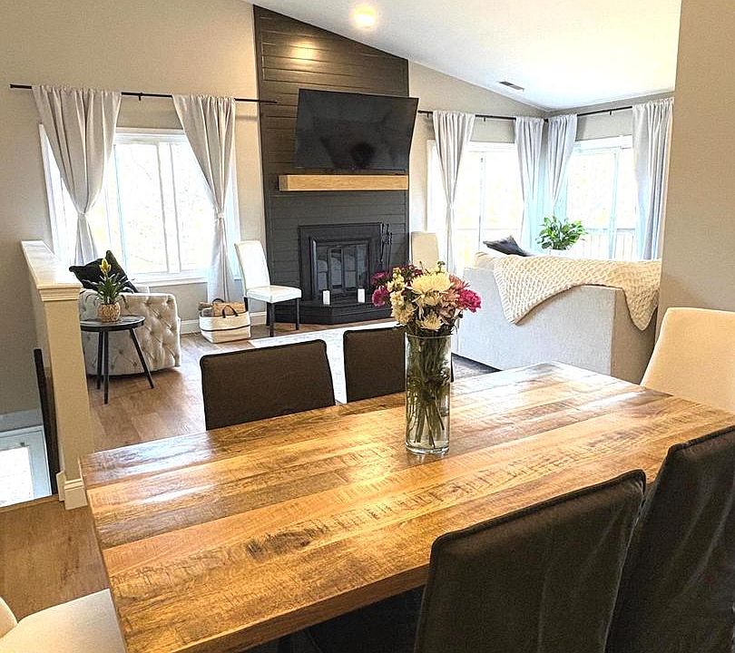 1st image of 909 Pritchard Pl