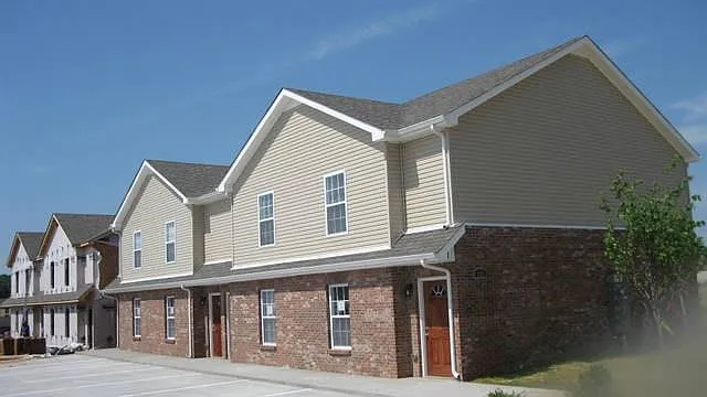 2 bed, 1.5 bath, 1200 sqft, $1,140 — Photo 1
