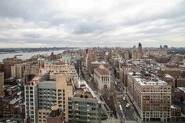 Rented by FirstService Realty (legacy) | media 32