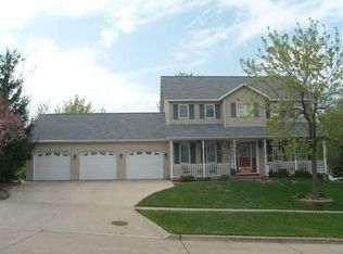 1333 E 7th St, Pella, IA 50219