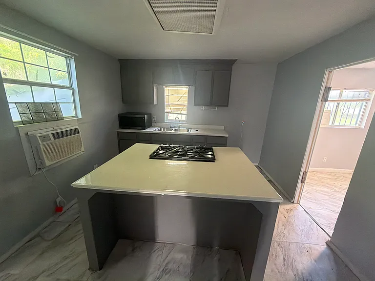 1622 Rigsby Ave #1 — Photo 4
