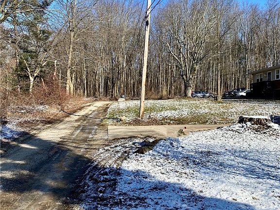 3rd image of 1649 Beverly Dr