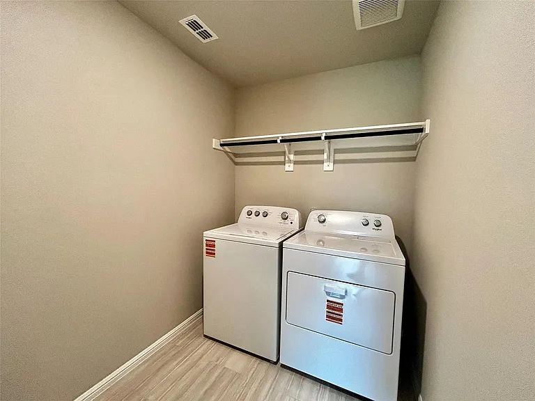16432 Severn Ln — Photo 28