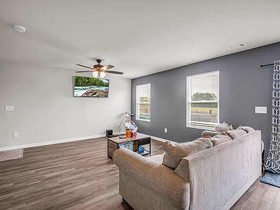 5th image of 113 Field Crest Ln