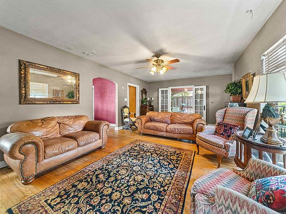 3rd image of 417 Trivista Right St
