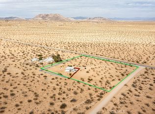 877 E Phillips Rd, Landers, CA 92285