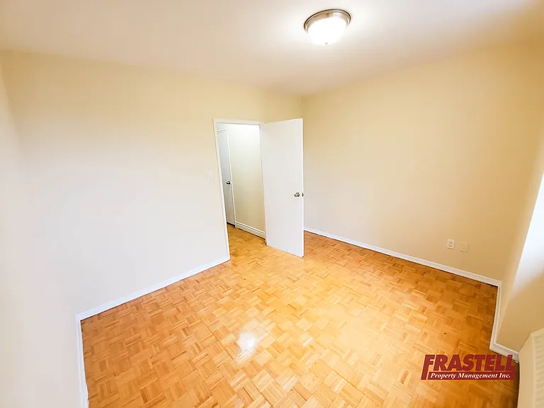 21 Mayfair Ave — Photo 25