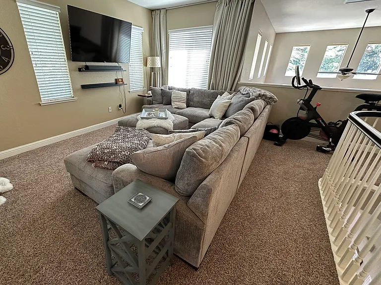 1075 Gamay Dr — Photo 31