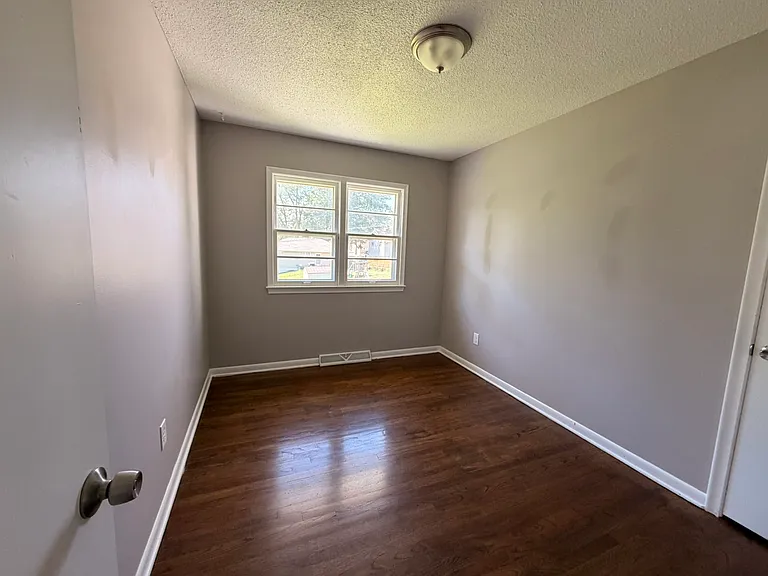513 Bonnie Ave — Photo 10