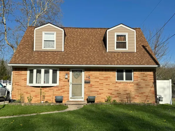 337 Crestway Dr, Oregon, OH 43616