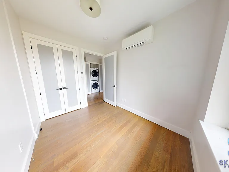 1079 Lafayette Ave #301 — Photo 9