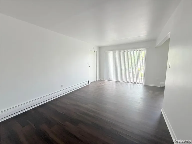 14940 Longacre St — Photo 4
