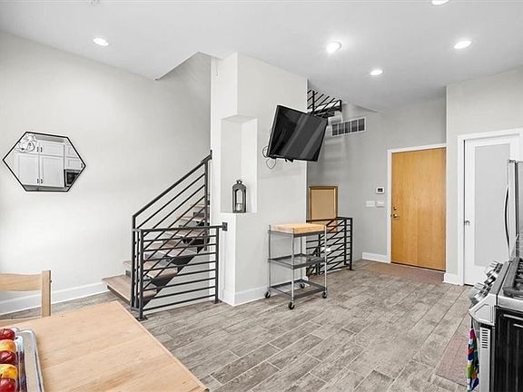 2nd image of 4524 Mill St #402