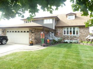9630 S Kilbourn Ave, Oak Lawn, IL 60453