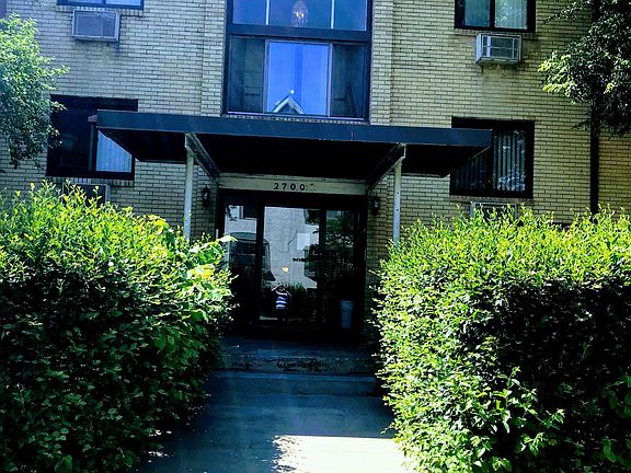 4th image of 2700 Humboldt Ave S #2700H-103