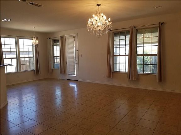 4th image of 933 Glenndon Dr