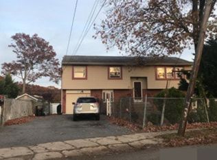 431 Commack Rd, Islip, NY 11751